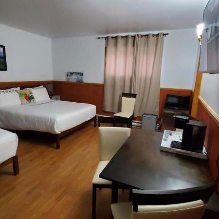 Hotel Fleurs Karaibes Saint-Alexandre-de-Kamouraska 외부 사진
