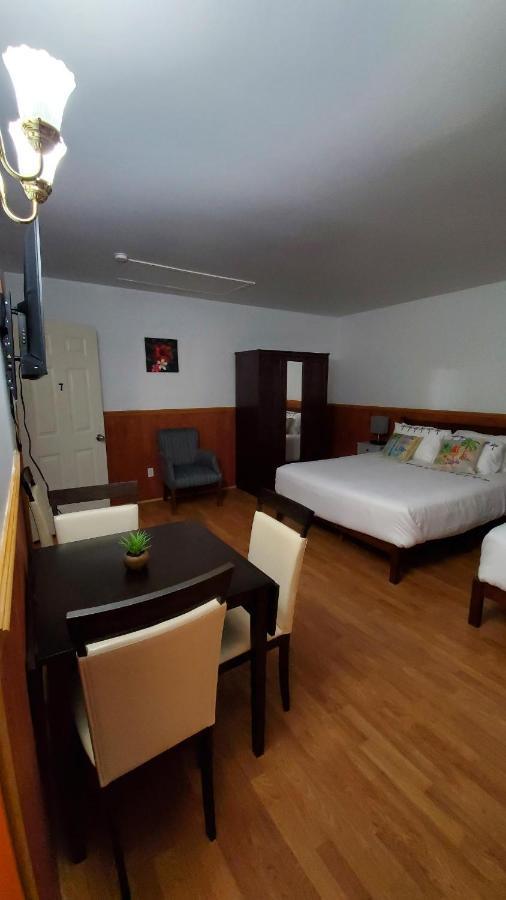Hotel Fleurs Karaibes Saint-Alexandre-de-Kamouraska 외부 사진